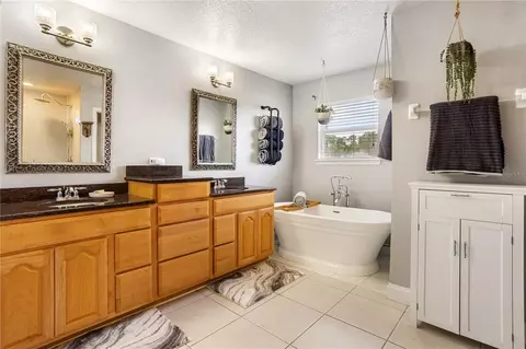 Bath - 6911 Beargrass Rd, Harmony, FL 34773 photo 2 of 4