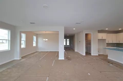 Living - 3779 Wolves Creek Pl, Apopka, FL 32712 photo 1 of 2