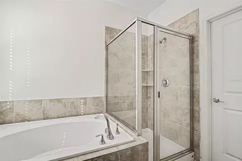 Bath - 2743 Slash Way, Saint Cloud, FL 34771 photo 2 of 3