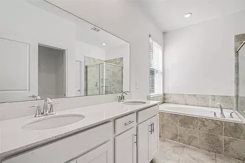 Bath - 2743 Slash Way, Saint Cloud, FL 34771 photo 1 of 3