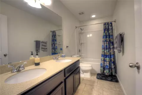 Bath - 1706 Leatherback Ln, Saint Cloud, FL 34771 photo 3 of 5
