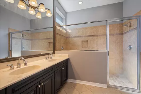 Bath - 13118 Sunkiss Loop, Windermere, FL 34786 photo 2 of 4