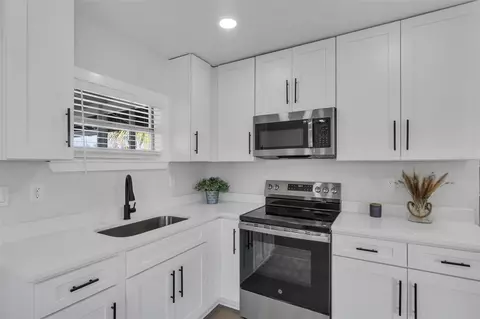 Kitchen - 1432 10th St, Saint Cloud, FL 34769 photo 2 of 3