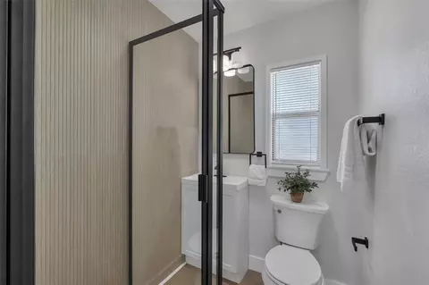 Bath - 1432 10th St, Saint Cloud, FL 34769 photo 2 of 4