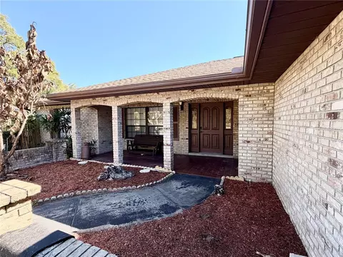 9910 Canterbury Dr, Leesburg, FL 34788