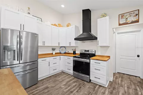 Kitchen - 3440 Hammock Rd, Mims, FL 32754 photo 4 of 6