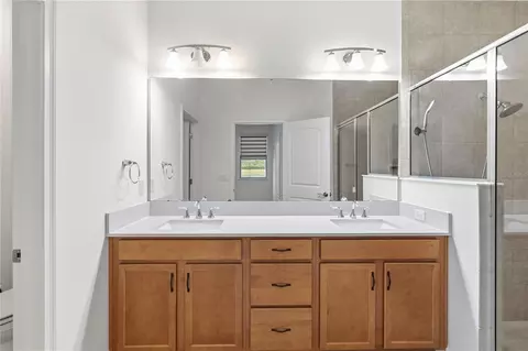 Bath - 3100 Crispin Cir, Harmony, FL 34773 photo 1 of 5