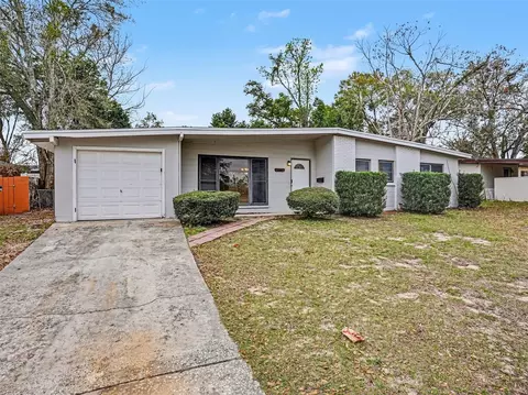 5216 Van Aken Dr, Orlando, FL 32808