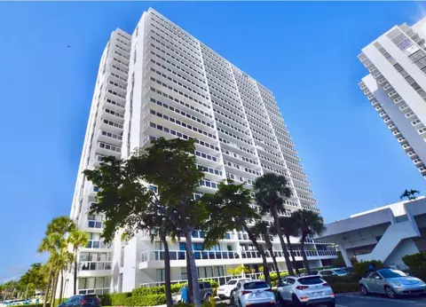 20505 E Country Club Dr #534, Miami, FL 33180