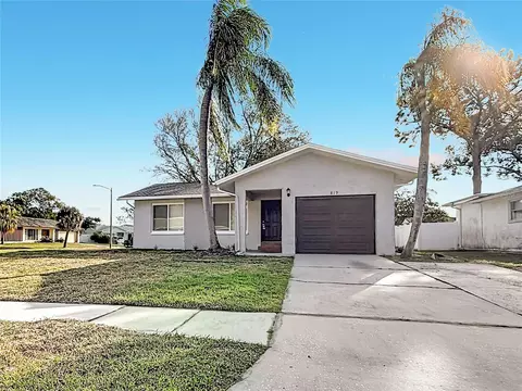 819 Helmsman Way, Palm Harbor, FL 34685