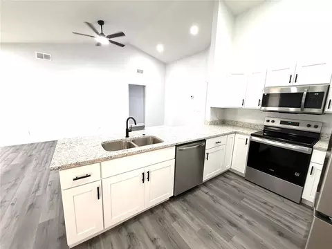Kitchen - 2419 Liela Lee Ct, Ocoee, FL 34761 photo 2 of 5