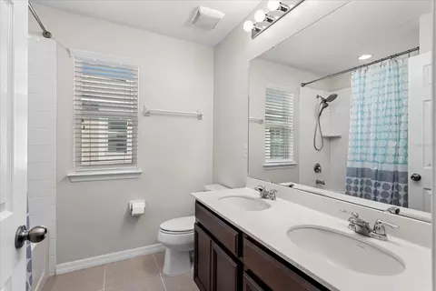 Bath - 3006 Stonegate Dr, Ocoee, FL 34761 photo 3 of 3