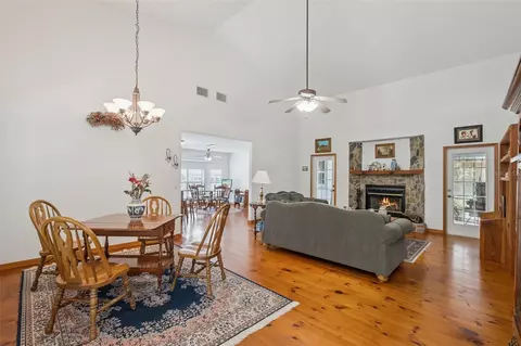 Dining - 41731 Dahlia St, Eustis, FL 32736 photo 1 of 4