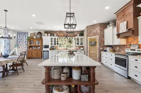 Kitchen - 37008 Forestdel Dr, Eustis, FL 32736 photo 1 of 5