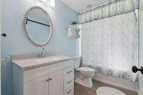 Bath - 37008 Forestdel Dr, Eustis, FL 32736 photo 5 of 6