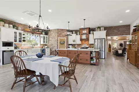 Kitchen - 37008 Forestdel Dr, Eustis, FL 32736 photo 5 of 5