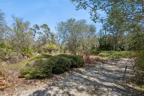 Exterior - 37008 Forestdel Dr, Eustis, FL 32736 photo 8 of 12