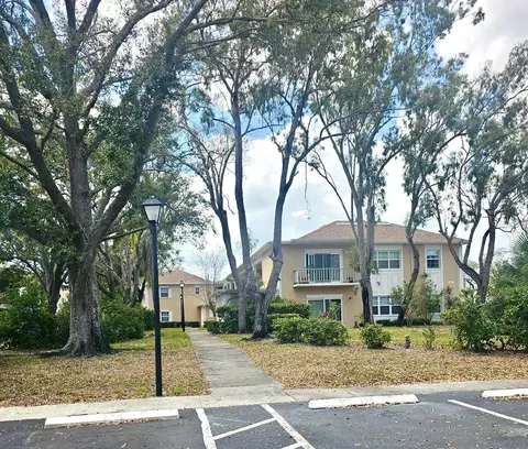 8300 Bardmoor Blvd #105, Seminole, FL 33777