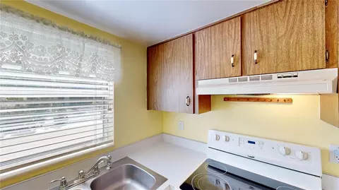 Kitchen - 404 E Orlando Ave #8B, Ocoee, FL 34761 photo 2 of 2