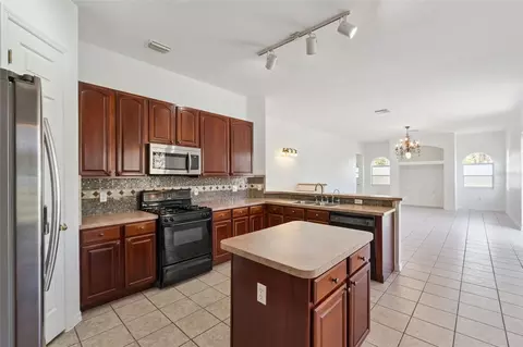 Kitchen - 7045 Branch Ct, Saint Cloud, FL 34771 photo 2 of 2