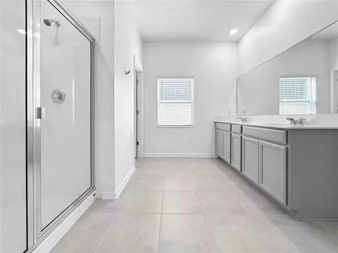 Bath - 661 Taurus Ln, Saint Cloud, FL 34772 photo 5 of 6