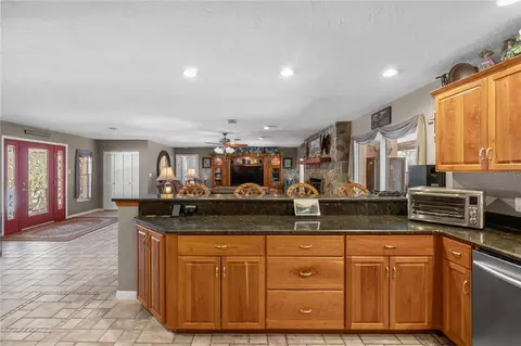 Kitchen - 19 Northern Dancer Dr, Ocala, FL 34482 photo 4 of 4