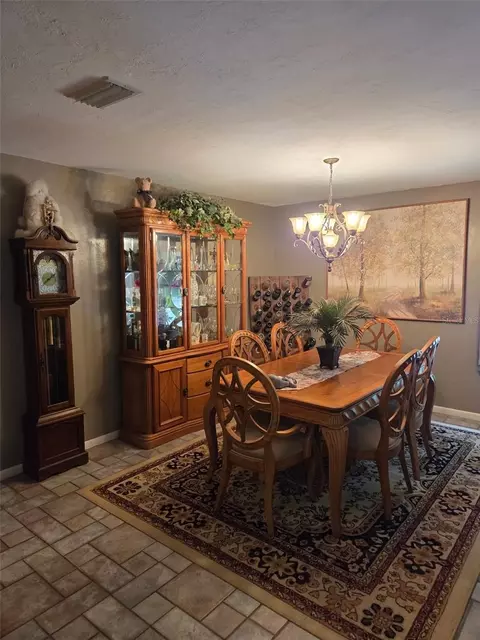 Dining - 19 Northern Dancer Dr, Ocala, FL 34482 photo 1 of 1