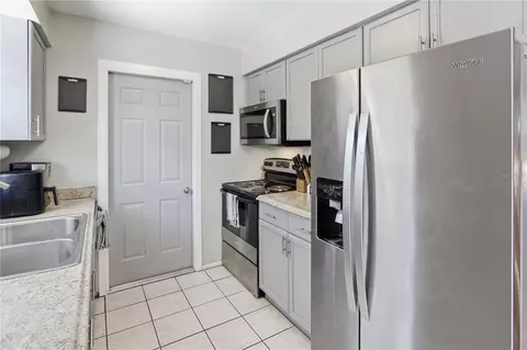 Kitchen - 1907 Leslie Ann Ln, Ocoee, FL 34761 photo 4 of 4
