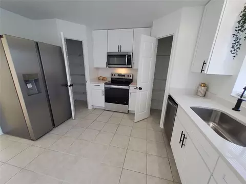 Kitchen - 509 Ridges Dr, Dundee, FL 33838 photo 1 of 3