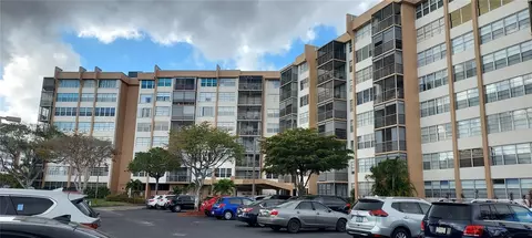 1000 Saint Charles Pl #209, Pembroke Pines, FL 33026
