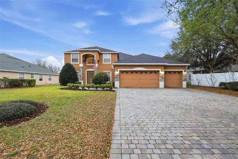 1042 Spinning Wheel Dr, Apopka, FL 32712