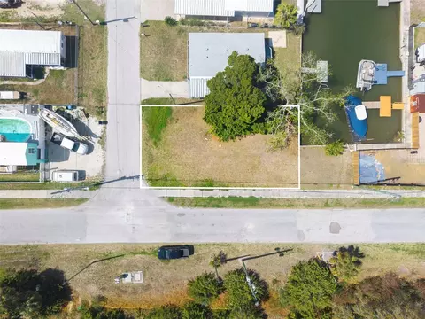13627 Delmar Dr, Hudson, FL 34667