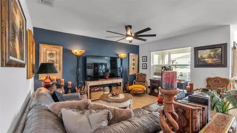 Living - 3612 Diving Dove Ln, Bartow, FL 33830 photo 1 of 2