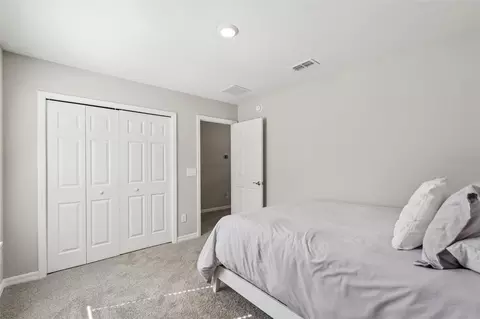 Bedroom - 469 Silverbell Trl, Saint Cloud, FL 34771 photo 7 of 9
