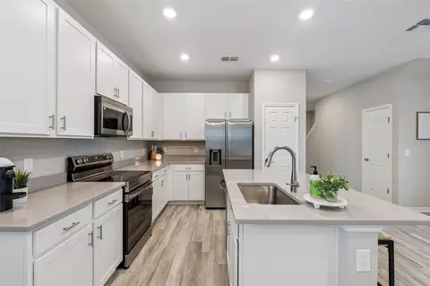 Kitchen - 469 Silverbell Trl, Saint Cloud, FL 34771 photo 1 of 4