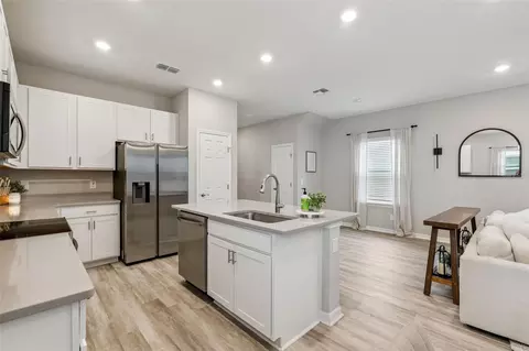 Kitchen - 469 Silverbell Trl, Saint Cloud, FL 34771 photo 3 of 4