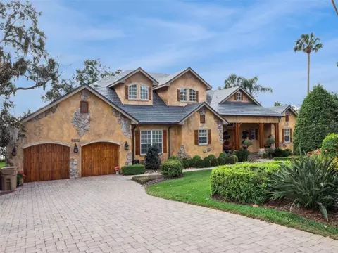 1490 Lakeshore Dr, Mount Dora, FL 32757