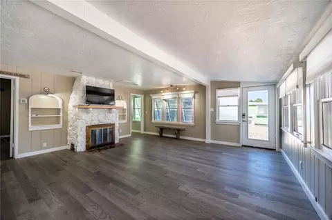 115 124th Ave W, Treasure Island, FL 33706