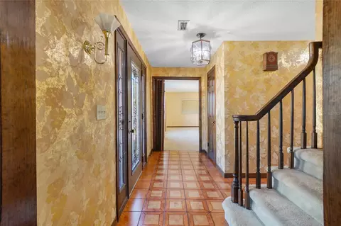 Entry Way - 330 Sanchez Ave, Ormond Beach, FL 32174 photo 4 of 8