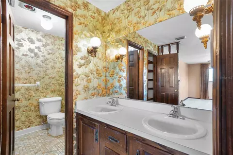 Bath - 330 Sanchez Ave, Ormond Beach, FL 32174 photo 2 of 5