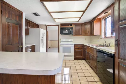 Kitchen - 330 Sanchez Ave, Ormond Beach, FL 32174 photo 3 of 3