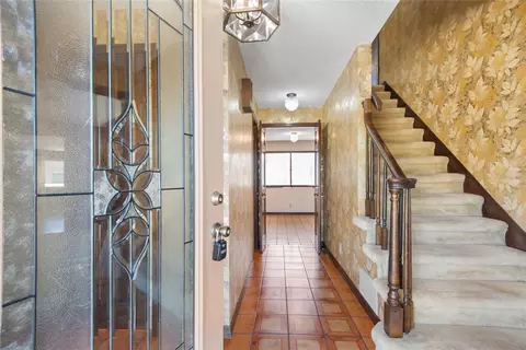Entry Way - 330 Sanchez Ave, Ormond Beach, FL 32174 photo 2 of 8