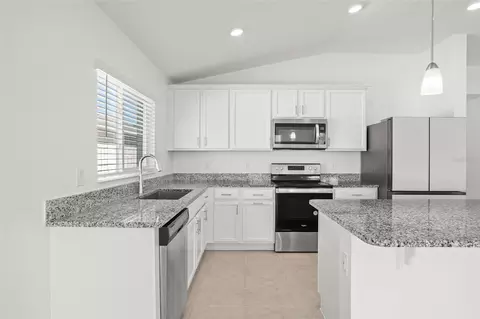 Kitchen - 3201 Sweet Acres Pl, Saint Cloud, FL 34772 photo 3 of 6