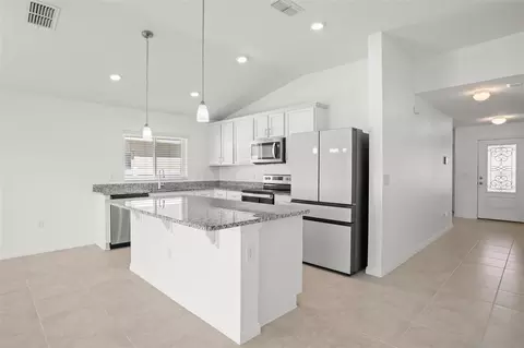 Kitchen - 3201 Sweet Acres Pl, Saint Cloud, FL 34772 photo 4 of 6