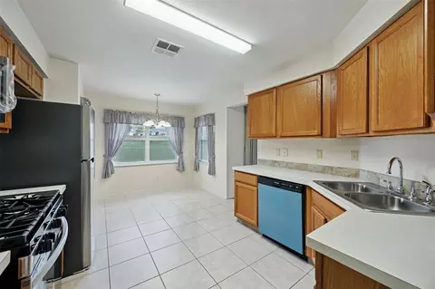 Kitchen - 11614 Roper Blvd, Clermont, FL 34711 photo 2 of 3