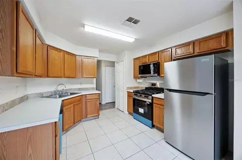 Kitchen - 11614 Roper Blvd, Clermont, FL 34711 photo 3 of 3