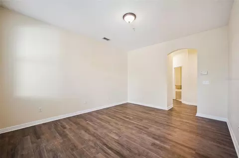 Living - 952 Davenwood Ct, Ocoee, FL 34761 photo 7 of 9