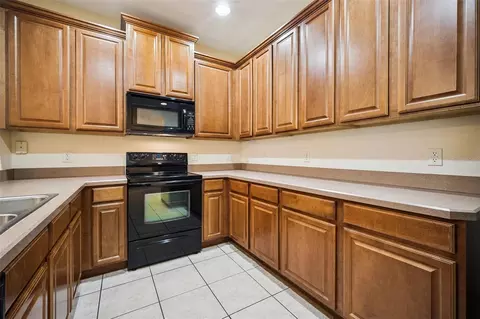 Kitchen - 952 Davenwood Ct, Ocoee, FL 34761 photo 1 of 3