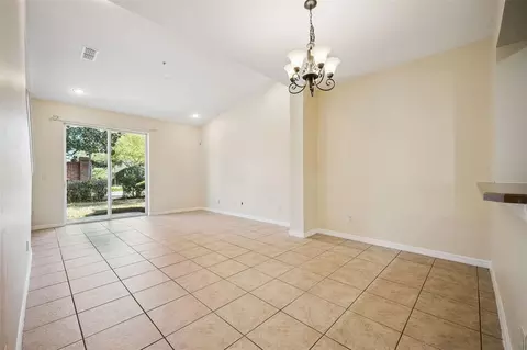 Living - 952 Davenwood Ct, Ocoee, FL 34761 photo 4 of 9