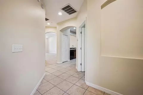 Entry Way - 952 Davenwood Ct, Ocoee, FL 34761 photo 2 of 4
